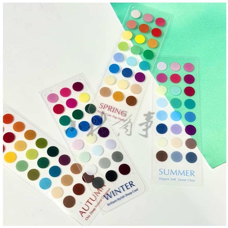 日本 四季色彩メイクアップシステム 透明 115*40mm 24色 ｜ Four-Season Colour Makeup System transparent 115*40mm 24 colours ｜ 日本四季色彩透明的色书签每张24色一套四张115*40mm
